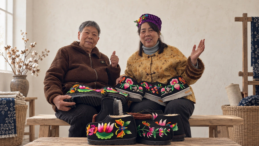 Portrait of embroidery artisans with their handmade work